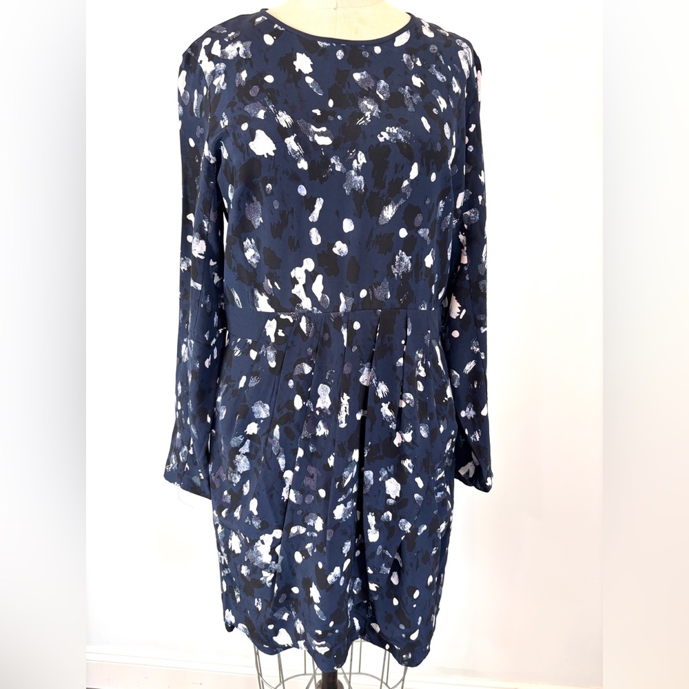 Club Monaco SILK long sleeve dress - Picture 1 of 13